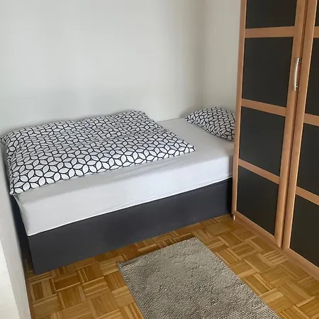 Lägenhet 1 Mit Balkon *